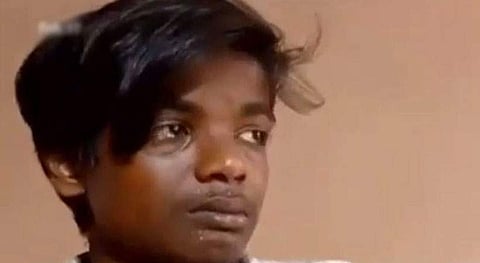 രഞ്ജിത്ത് വധം : സിപിഎം നേതാവ് ഒളിവില് ; മകളെ ശല്യം ചെയ്തത് ചോദിക്കാന് സരസന്പിള്ള വിദ്യാര്ത്ഥിയുടെ വീട്ടില് പോയിരുന്നുവെന്ന് ഭാര്യ