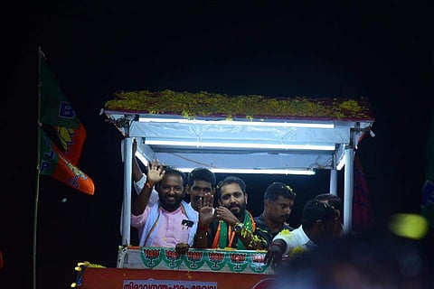 പത്തനംതിട്ട അല്ലെങ്കില് തൃശൂര് തന്നെ വേണം;  മത്സരിക്കാനില്ലെന്ന് കെ സുരേന്ദ്രന്; ബിജെപിയില് തര്ക്കം മുറുകി