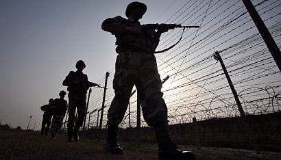 വീറോടെ യുദ്ധം ചെയ്യാം; സേവന സന്നദ്ധതയറിയിച്ച് മുൻ വ്യോമസേനാംഗങ്ങൾ