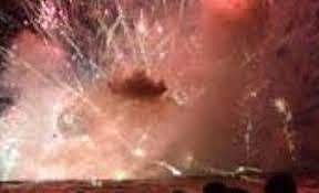 മലപ്പുറത്ത് വെടിക്കെട്ടിനിടെ അപകടം; മൂന്ന് പേര്ക്ക് പരുക്ക്; ഒരാളുടെ നില ഗുരുതരം