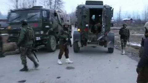 കശ്മീരില് സൈന്യവും തീവ്രവാദികളും തമ്മില് ഏറ്റുമുട്ടല്; ഒരു തീവ്രവാദിയെ വധിച്ചു