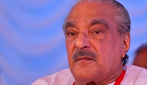 കെഎം മാണിക്ക് വിട: ആദരാഞ്ജലി അര്പ്പിച്ച് ആയിരങ്ങള്