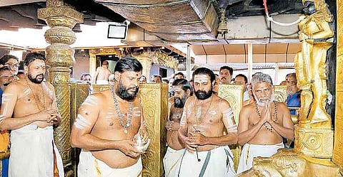 വിഷു ഉത്സവം: ശബരിമല നട തുറന്നു