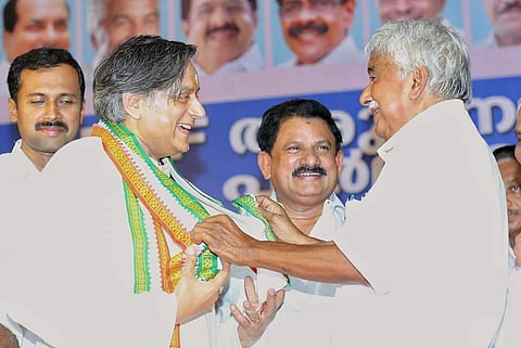 'കോണ്ഗ്രസിന്റെ പ്രവര്ത്തനം സജീവമാകുന്നത് അവസാന പത്തുദിവസങ്ങളില്'; തരൂര് പരാതി നല്കിയിട്ടില്ലെന്ന് ഉമ്മന്ചാണ്ടി