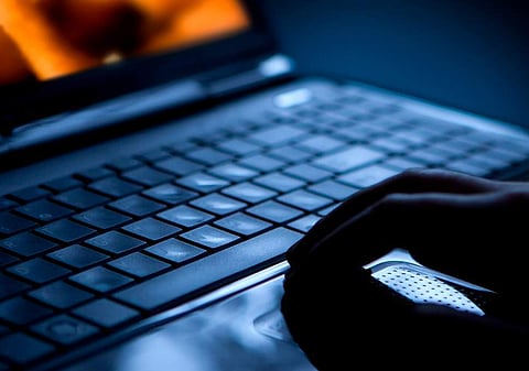 12 പെട്ടി അശ്ലീല വീഡിയോ ശേഖരവും സെക്സ് ടോയ്സും കാണാനില്ല ; മാതാപിതാക്കള്ക്കെതിരെ പരാതിയുമായി യുവാവ്