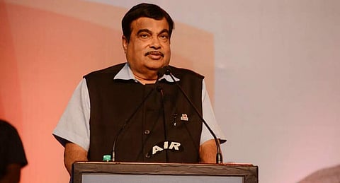 പ്രചാരണ വേദിയിൽ നിതിൻ ഗഡ്കരി തലകറങ്ങി വീണു