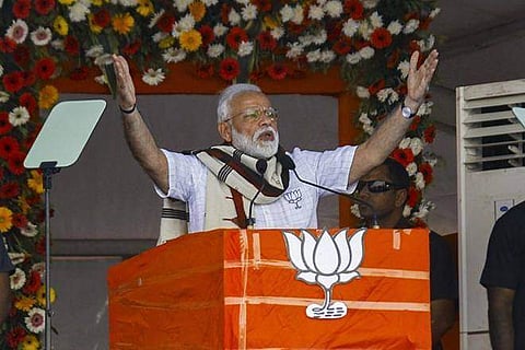 'മേം ഭീ ചൗക്കിദാര്' സംപ്രേഷണം ചെയ്ത ദൂരദർശൻ വെട്ടിൽ, തെരഞ്ഞെടുപ്പ് കമ്മീഷന്റെ നോട്ടീസ്, 'നമോ ടിവി'ക്ക് സര്ക്കാരുമായി ബന്ധമില്ലെന്ന് വാര്ത്താവിനിമയ മന്ത്രാലയം