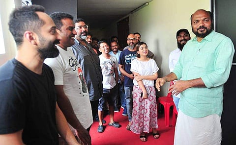 'ട്രാൻസ്' സെറ്റിൽ പി രാജീവ്; അൻവർ റഷീദ്, ദിലീഷ് പോത്തൻ, ഫഹദ്, ഒപ്പം നസ്രിയയും