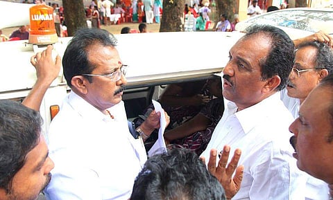 നെഞ്ചുവേദനയെ തുടര്ന്ന് യുഡിഎഫ് സ്ഥാനാര്ത്ഥി ബെന്നി ബെഹന്നാനെ ആശുപത്രിയില് പ്രവേശിപ്പിച്ചു