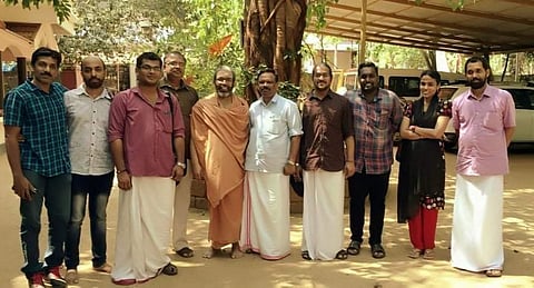 ചിദാനന്ദപുരിയുടെ മധ്യസ്ഥതയില് ചര്ച്ച ; സംഘപരിവാറിലെ തര്ക്കത്തില് വെടിനിര്ത്തല് ; ശബരിമലയില് ഇനി വിഴുപ്പലക്കലില്ല