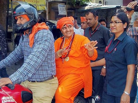 പ്രതിഷേധം കനക്കുന്നു; പ്രജ്ഞയുടെ തെരഞ്ഞെടുപ്പ് റാലി റദ്ദാക്കി, പിന്തുണ ട്വീറ്റുകള് ഡിലീറ്റ് ചെയ്ത് ബിജെപി നേതാക്കള്