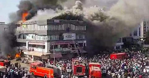 ഗുജറാത്തിലെ ട്യൂഷൻ സെന്ററിലെ തീ പിടിത്തം; മരണം 23 ആയി; ഉടമ അറസ്റ്റിൽ