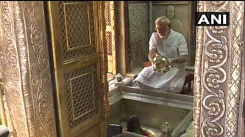 വോട്ടര്മാര്ക്ക് നന്ദി പറയാന് മോദി വാരാണസിയില്; കാശി വിശ്വനാഥ ക്ഷേത്രത്തില് ദര്ശനം നടത്തി ( വീഡിയോ)