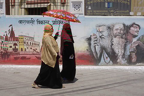 രാഷ്ട്രീയം മതാത്മകതയിലേക്കും അപരത്വത്തിലേക്കും: ഉമ്മര് ടികെ എഴുതുന്നു