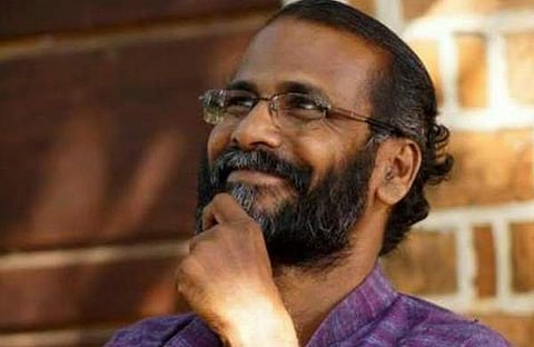 'ജീന്സ് സ്ത്രീകളുടെ സ്വാതന്ത്ര്യബോധത്തിന്റെ ആവിഷ്കാരം', നിരോധിക്കാനുളള തീരുമാനം എതിര്ക്കപ്പെടേണ്ടത്; എംഇഎസിനെതിരെ സുനില് പി ഇളയിടം