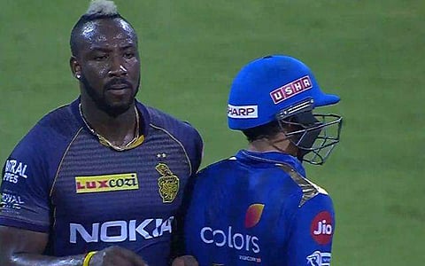 ക്വിന്റന് ഡി കോക്കിനോട് കട്ട കലിപ്പുമായി ആന്ദ്രെ റസ്സല്; മോശം സ്പോര്ട്സമാന്ഷിപ്പെന്ന് ആരാധകര്