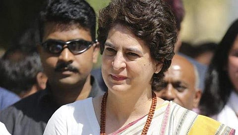 തെരഞ്ഞെടുപ്പിന് പിന്നാലെ എല്ലാ ജില്ലാ കമ്മിറ്റികളും കോണ്ഗ്രസ് പിരിച്ചുവിട്ടു; പ്രിയങ്കയുടെ ഭാവി ഇരുളടഞ്ഞുവോ?