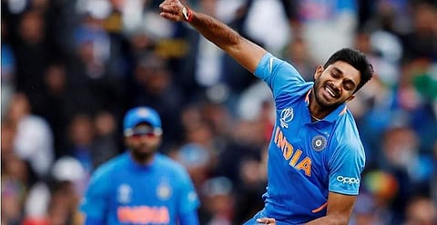 നമ്പര് 4 വീണ്ടും നമ്പര് 1 തലവേദന; കളി പഠിപ്പിക്കേണ്ടത് ലോകകപ്പില് കളിപ്പിച്ചാണോ? വിജയ് ശങ്കര് സെലക്ടര്മാരുടെ ചൂതാട്ടത്തിന്റ ഇര?