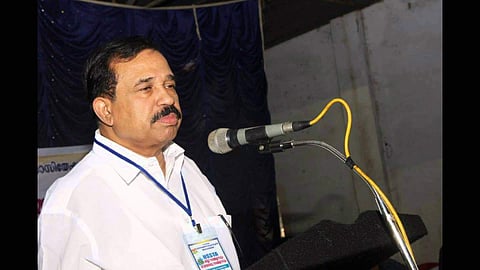 മലപ്പുറം ജില്ല വിഭജിക്കണം; യുഡിഎഫ് യോഗത്തിലെ വാക്പോരിന് പിന്നാലെ സഭയില് ശ്രദ്ധ ക്ഷണിക്കല് നോട്ടീസുമായി കെഎന്എ ഖാദര്