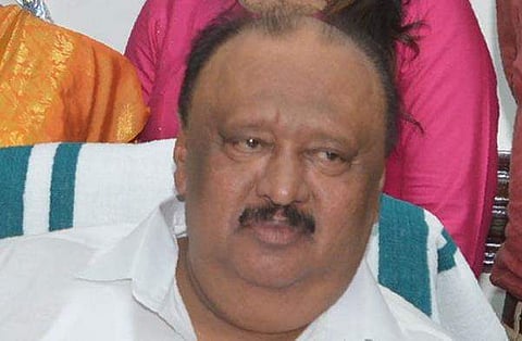 തോമസ് ചാണ്ടിയുടെ റിസോര്ട്ടിന് നികുതി ഇളവ് നല്കണമെന്ന് സര്ക്കാര്, പറ്റില്ലെന്ന് നഗരസഭ; ട്രൈബ്യൂണലിനെ സമീപിക്കാമെന്ന് കൗണ്സില്