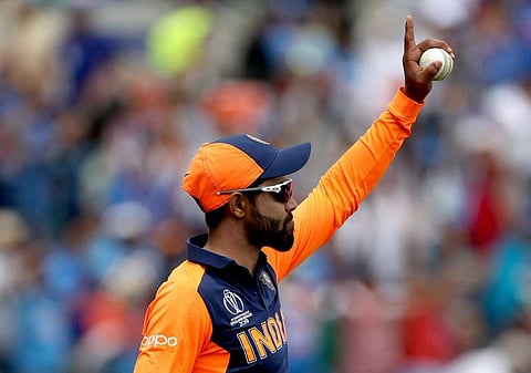 പറന്ന് ക്യാച്ചെടുത്ത് പകരക്കാരന്; ജഡേജയുടെ ഫീല്ഡിങ് മികവിന് ആരാധകരുടെ കൈയടി (വീഡിയോ)