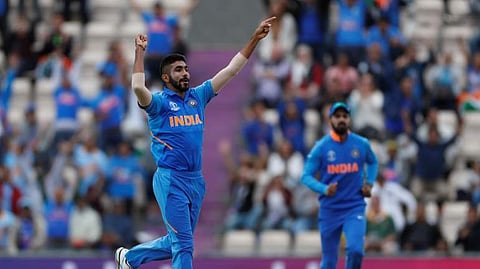 ബൂമ്ര കളി തുടങ്ങിയപ്പോള് സൗത്ത് ആഫ്രിക്കയുടെ ഓപ്പണര്മാര് തുടക്കത്തിലെ കൂടാരം കയറി; ആദ്യ ഓവറുകളില് ഇന്ത്യന് ആധിപത്യം