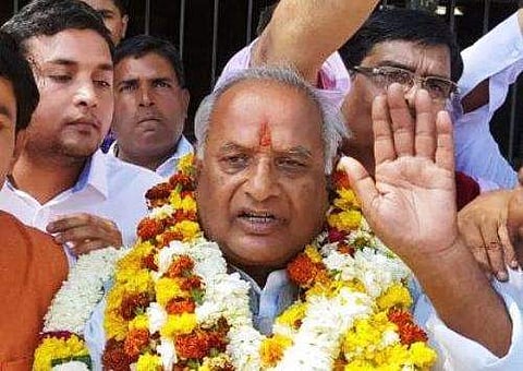 അക്ബര് ചക്രവര്ത്തി സ്ത്രീ ലമ്പടന്; ഇഷ്ടാനുസരണം സ്ത്രീകളെ പ്രാപിക്കാന് കമ്പോളം സ്ഥാപിച്ചു; വിവാദ പ്രസ്താവനയുമായി ബിജെപി അധ്യക്ഷന്