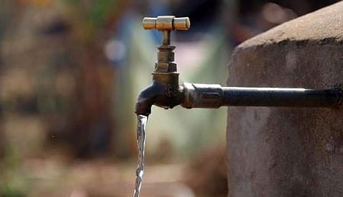 ക്യൂ തെറ്റിച്ചതിന്റെ പേരില് തര്ക്കം; കുടിവെള്ളം ശേഖരിക്കുന്നതിനിടെ സ്ത്രീ അടിയേറ്റ് മരിച്ചു