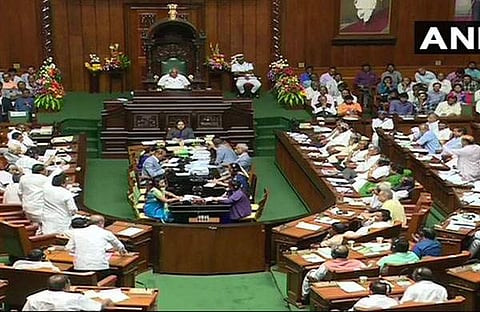 അന്ത്യശാസനവുമായി വീണ്ടും ഗവര്ണര്, ആറു മണിക്കകം വോട്ടെടുപ്പു നടത്തണം; കോണ്ഗ്രസ് സുപ്രിം കോടതിയില്