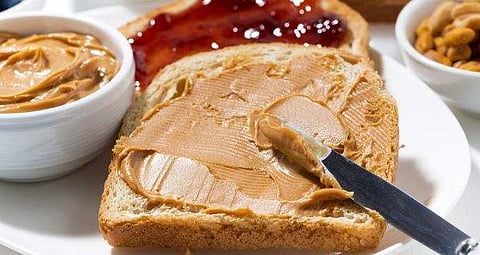 മെനു ലിസ്റ്റില് പീനട്ട് ബട്ടര് മറക്കണ്ട; ശരീരഭാരം കുറയ്ക്കാം