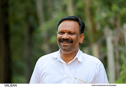 വാഹനം നിയന്ത്രണംവിട്ട് മറിഞ്ഞു; ആര്എസ്എസ് നേതാവ് വത്സന് തില്ലങ്കേരിക്ക് പരിക്ക്