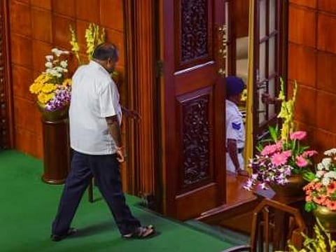 കോടിക്കണക്കിന് കള്ളപ്പണം ഒഴുക്കി; മന്ത്രി പദവി വാഗ്ദാനം; ബ്ലാക്ക് മെയിലിംഗിനായി കേന്ദ്ര ഏജന്സികള്.......; കുമാരസ്വാമിയെ വീഴ്ത്തിയത് ഇങ്ങനെയെന്ന് കെസി വേണുഗോപാല്