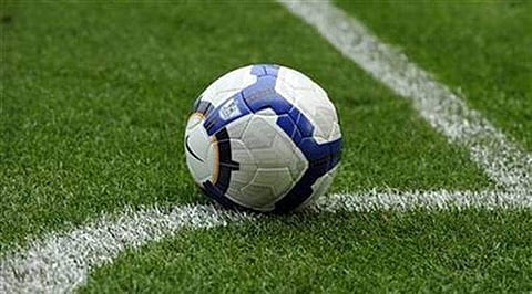 ഫുട്ബോള് കളി പഠിക്കാനായി നാടുവിട്ടു, തട്ടുകടയില് ജോലി ചെയ്തുണ്ടാക്കിയ പണം കൊണ്ട് അക്കാദമിയില് ചേര്ന്നു; 14കാരനെ കണ്ടെത്തി