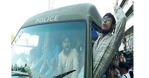 കശ്മീരിന് പ്രത്യേക പദവി: പശ്ചിമബംഗാളിൽ 42 യുവമോർച്ചാ പ്രവർത്തകർ അറസ്റ്റിൽ