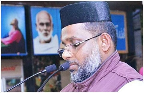 കഴിഞ്ഞതവണ രക്ഷിക്കണം എന്ന് നിലവിളിച്ചു, ഇത്തവണ രണ്ടുചാക്ക് അരി ചോദിച്ചതിന് ബ്ലോക്ക് ചെയ്തു; മനുഷ്യത്വമില്ലാത്ത പ്രവൃത്തി, വൈദികന്റെ കുറിപ്പ്