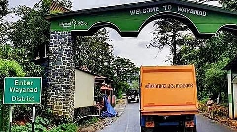 സാധനങ്ങള് വയ്ക്കാന് ഇടമില്ല; തിരുവനന്തപുരത്ത് നിന്ന് ഇതുവരെ കയറ്റി അയച്ചത് 23 ലോഡ് അവശ്യസാധനങ്ങള്