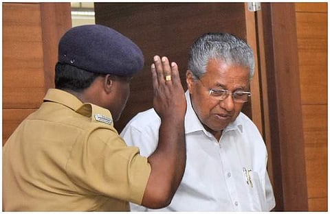 ദുരിതാശ്വാസ പ്രവര്ത്തനങ്ങള്ക്കിടയിലെ 'കുത്തിതിരിപ്പ്'; ഇതുവരെ രജിസ്റ്റര് ചെയ്തത് 32കേസുകള്, ഇന്ന് നാലുപേര് അറസ്റ്റില്