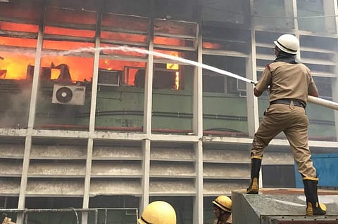 അരുണ് ജെയ്റ്റ്ലിയെ പ്രവേശിപ്പിച്ച ഡല്ഹി എയിംസില് വന് തീപിടിത്തം; രോഗികളെ ഒഴിപ്പിച്ചു