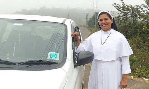 സിസ്റ്റര് ലൂസി കളപ്പുരക്കലിനെ മഠത്തില് പൂട്ടിയിട്ടു;പരാതി