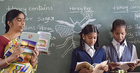 അധ്യാപക വിദ്യാഭ്യാസം: ഒരടി മുന്നോട്ട്, നാലടി പിന്നോട്ട്