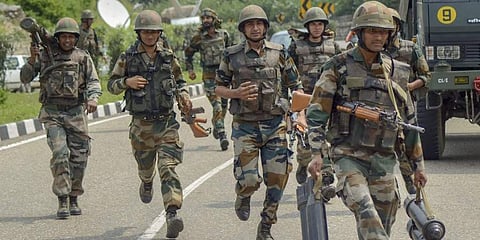 ഏറ്റുമുട്ടല്; കശ്മീരില് രണ്ട് തീവ്രവാദികള് അറസ്റ്റില്; ആയുധങ്ങള് പിടിച്ചെടുത്തു