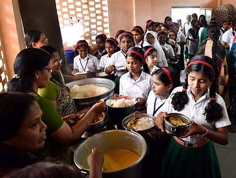 സ്കൂളിലെ ഉച്ചഭക്ഷണം ഇനി 9, 10 ക്ലാസുകാര്ക്കും
