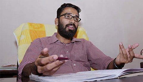 ''നന്മമരങ്ങള് ഓരോന്നോരോന്നായി കടപുഴകുകയാണ്..കാലം കാത്തുവച്ച കാവ്യനീതി പോലെ''