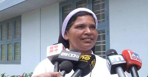 ലൂസി കളപ്പുരയ്ക്കലിനെ സന്ന്യാസിനി സഭയില് നിന്ന് പുറത്താക്കി; നിയമപരമായി നേരിടുമെന്ന് ലൂസി