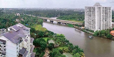 മരടിലെ ഫ്ലാറ്റുകൾ പൊളിക്കാൻ നിശ്ചയിച്ച ക്രമം മാറ്റിയേക്കും; അന്തിമ തീരുമാനം നാളെ