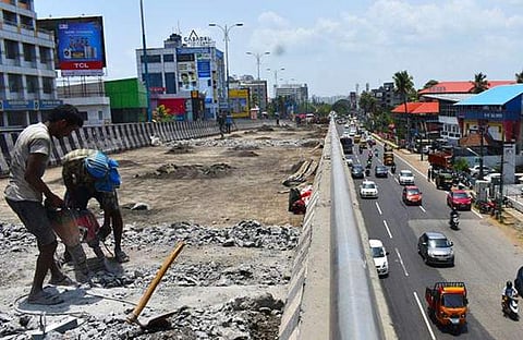 പാലാരിവട്ടം പാലം പുനര്നിര്മ്മാണം ഡിഎംആര്സിക്ക്; നഷ്ടം വന്ന തുക കരാറുകാരനില് നിന്ന് ഈടാക്കും