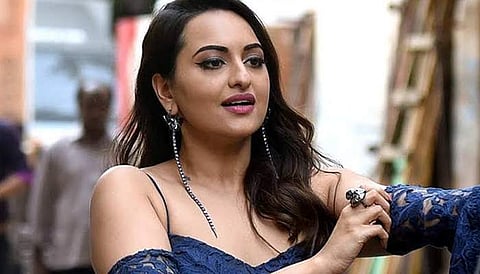 ഹനുമാന് സഞ്ജീവനി കൊണ്ടുവന്നത് ആര്ക്കെന്ന് അറിയില്ല; സൊനാക്ഷി സിന്ഹയെ ക്രൂരമായി ട്രോളി സോഷ്യല് മീഡിയ, വീഡിയോ വൈറല്