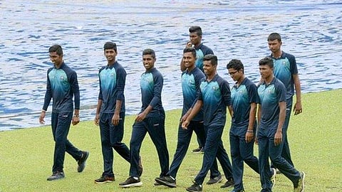 മദ്യപിച്ച് ഹോട്ടലില് ഛര്ദ്ദിച്ച് അലമ്പുണ്ടാക്കി ലങ്കന് ക്രിക്കറ്റ് കളിക്കാര്, പേരുകള് പുറത്തുവിടാതെ ശ്രീലങ്ക