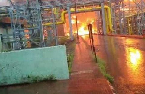 നവി മുംബൈയില് ഒഎന്ജിസി പ്ലാന്റില് തീപിടിത്തം; അഞ്ചു മരണം (വിഡിയോ)