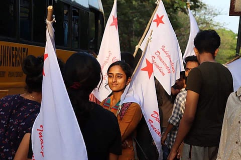 പോണ്ടിച്ചേരി യൂണിവേഴ്സിറ്റി വിദ്യാര്ത്ഥി യൂണിയന് തെരഞ്ഞെടുപ്പ്; തൂത്തുവാരി ഇടത് വിദ്യാര്ത്ഥി സഖ്യം